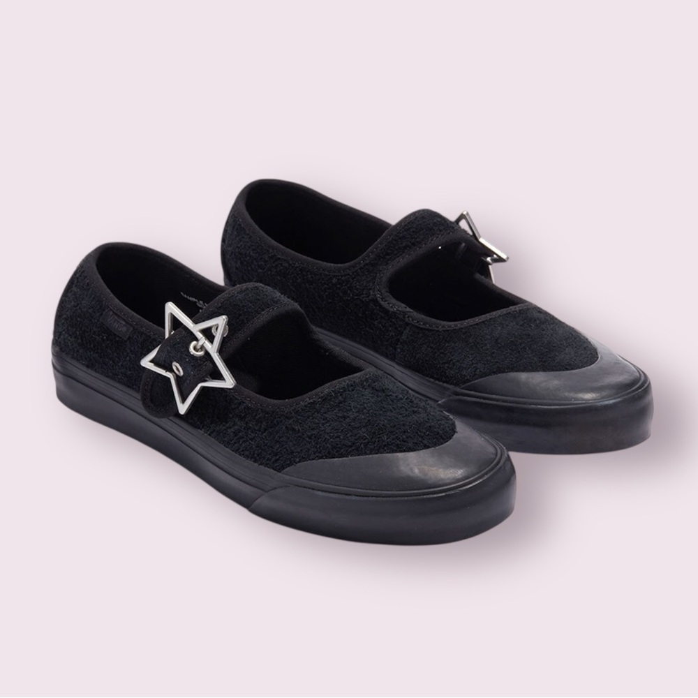 Vans Mary Jane sneakers in black with star buckle detail